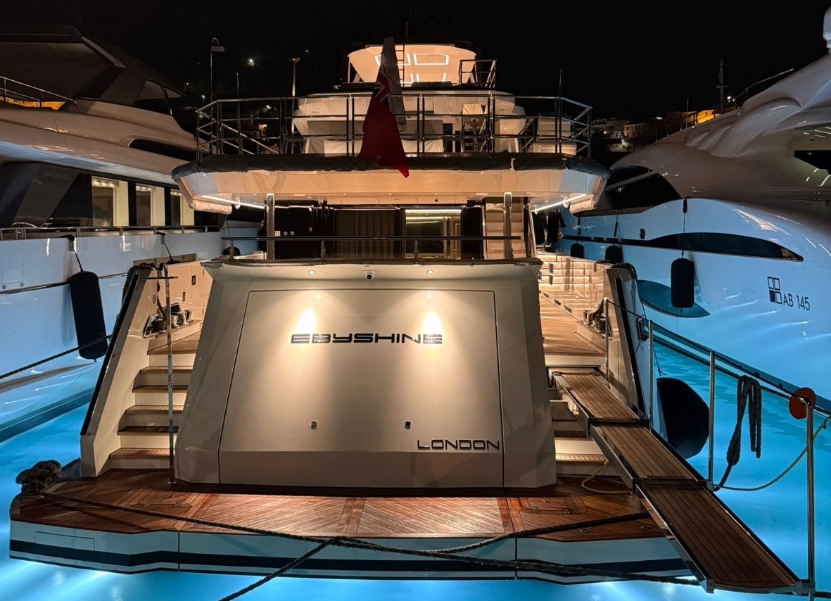 Blaundus Yachts  30 метров